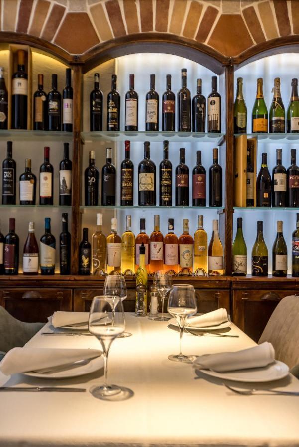 Leonis Restaurant & Rooms สปลิท ภายนอก รูปภาพ