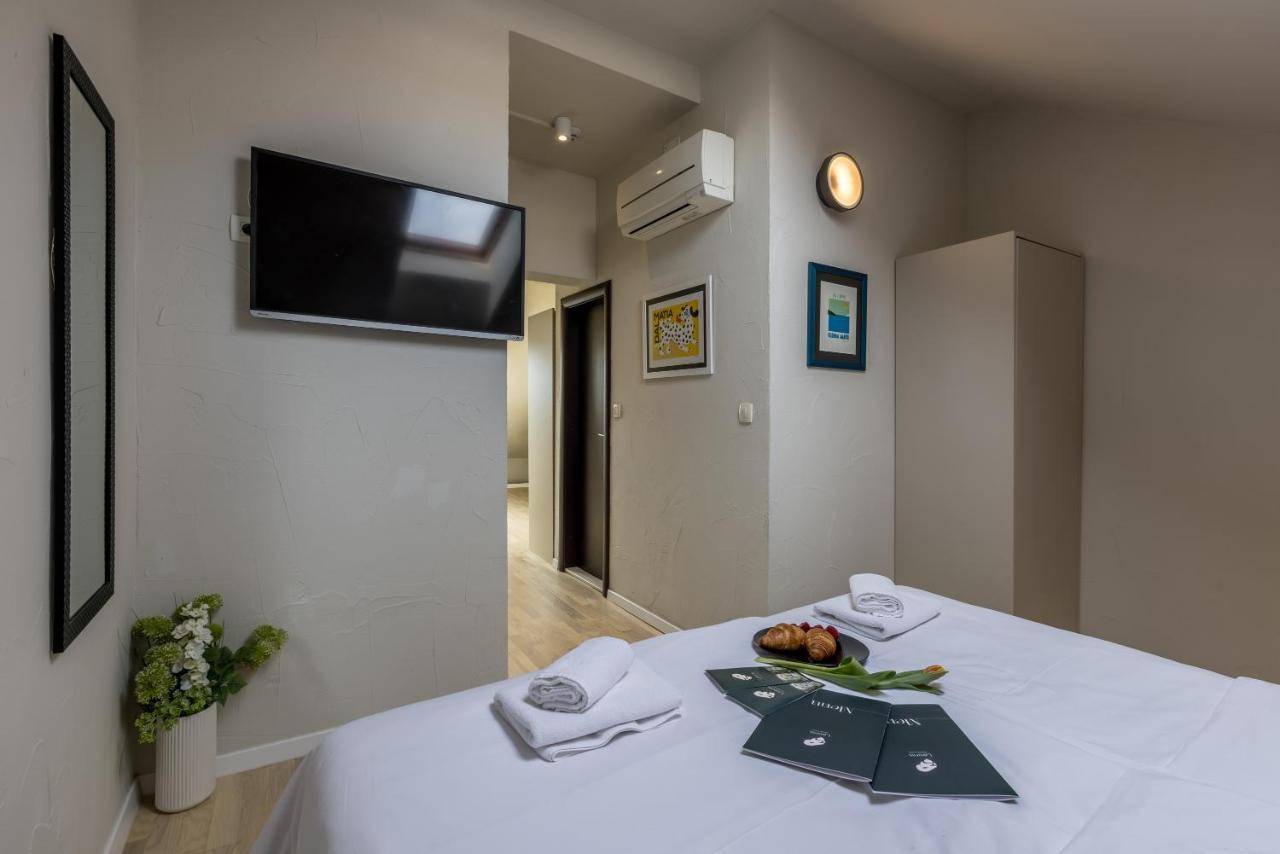 Leonis Restaurant & Rooms สปลิท ภายนอก รูปภาพ